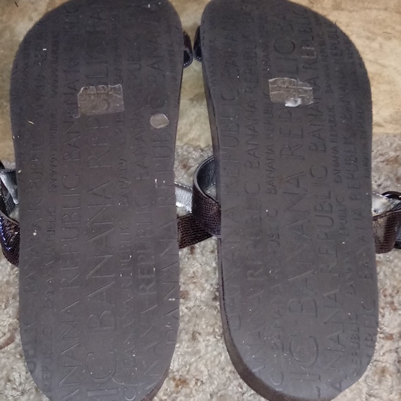 REDUCED PRICE NEW Banana Republic sandals - Picture 6 of 7